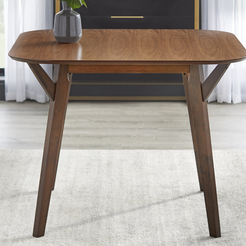 Stela Dining Table, Walnut