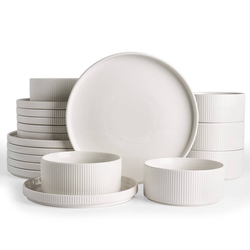 18 Pieces Porcelain Dinnerware Set, White, White