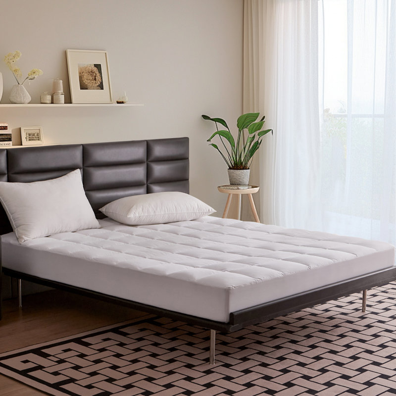 Surmatelas en duvet d'oie de 3 po, boîte à chicanes moelleuse et de soutien avec gousset, Très grand californien