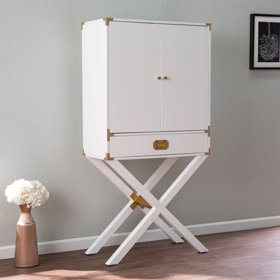Grande armoire de bar avec rangement