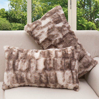  Faux Fur Throw Pillow