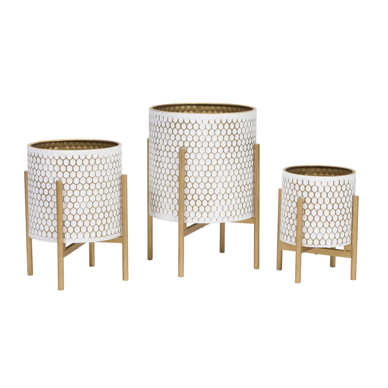 Cleighton Metal Pot Planter