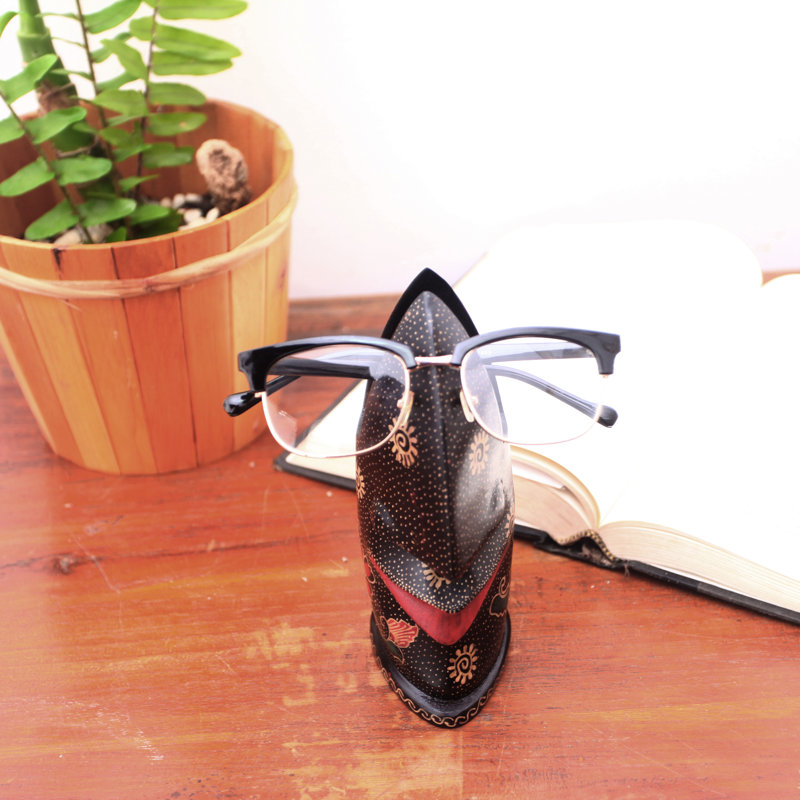 Sculpture de support à lunettes en bois de nez batik