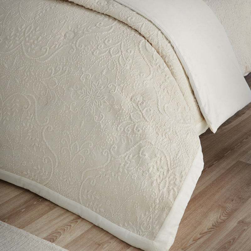 Amelia Jacquard 220x230cm Bedspread