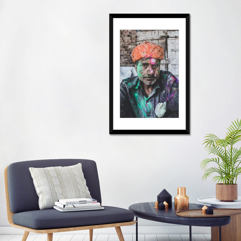 « mathura, inde » par luke anthony gram, reproduction d’impression sur toile tendue, H 32 po x l 24 po x P 1 po, Blanc