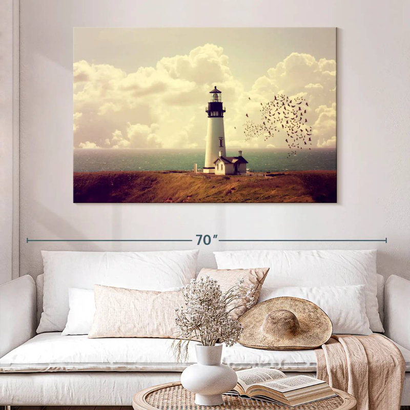 Old white lighthouse Aletra, H 34 po x l 51 po