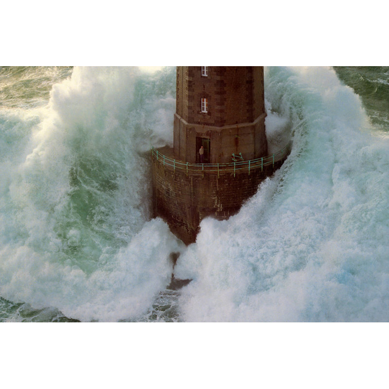 Phares dans la tempête