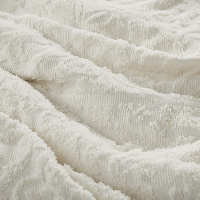 Orly Tufted Woven Medallion Comforter Set, Queen Comforter + 2 Standard Shams