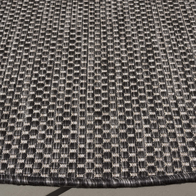 Sezis Performance Solid Color Indoor/Outdoor Area Rug, Round 6'7"