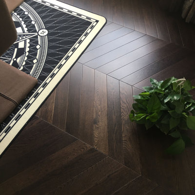 SR407 Chevron Oak Hardwood Flooring