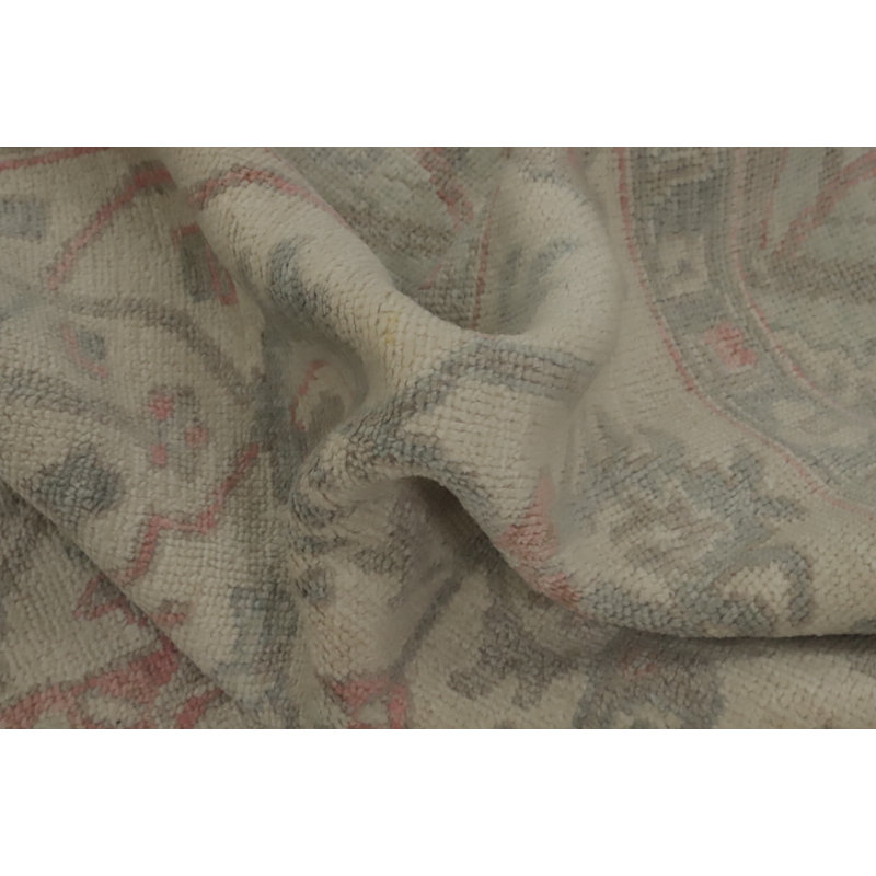 Tapis à motif floral Oushak