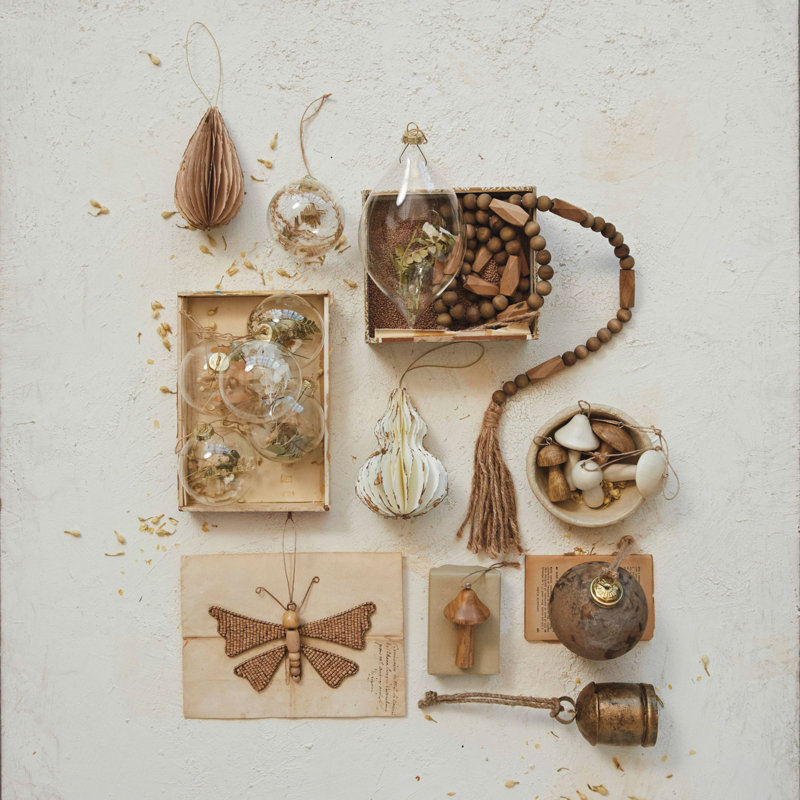 Ornement en forme de perle de bois de manguier et de bambou fait à la main