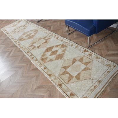 Tapis turc tissé à la main à motif géométrique beige et crème pour un décor neutre et un tapis de couloir