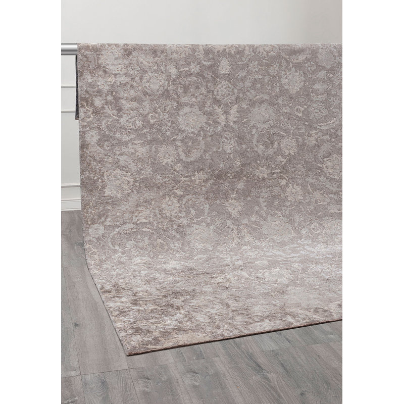 Amyr Floral Hand Loom Indoor / Outdoor Area Rug, Rectangle 7'10" x 11'1"