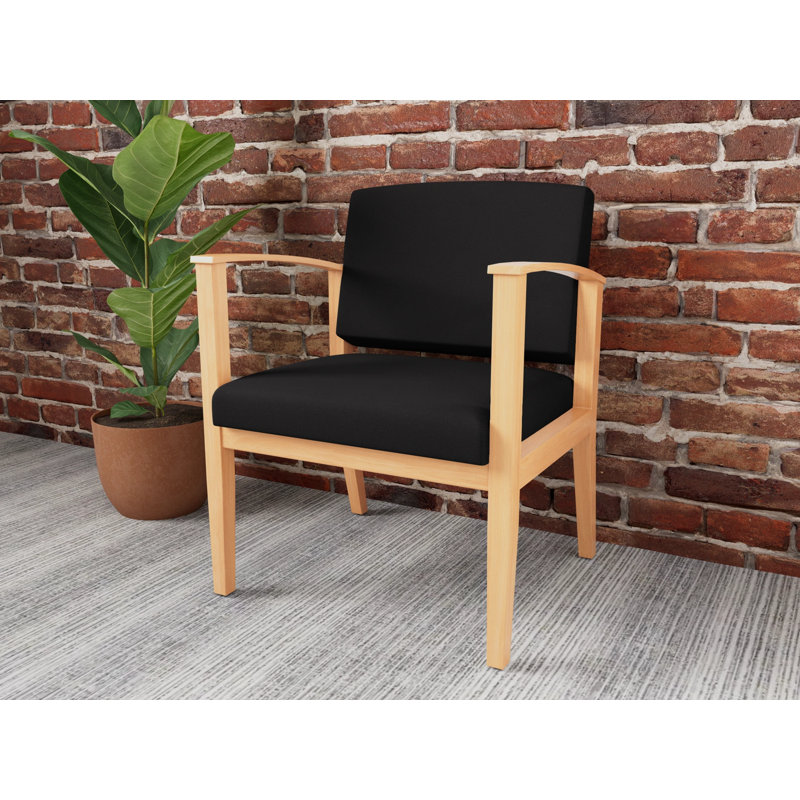 Chaise d'invité surdimensionnée en bois Amherst, Naturel, Visite libre noire