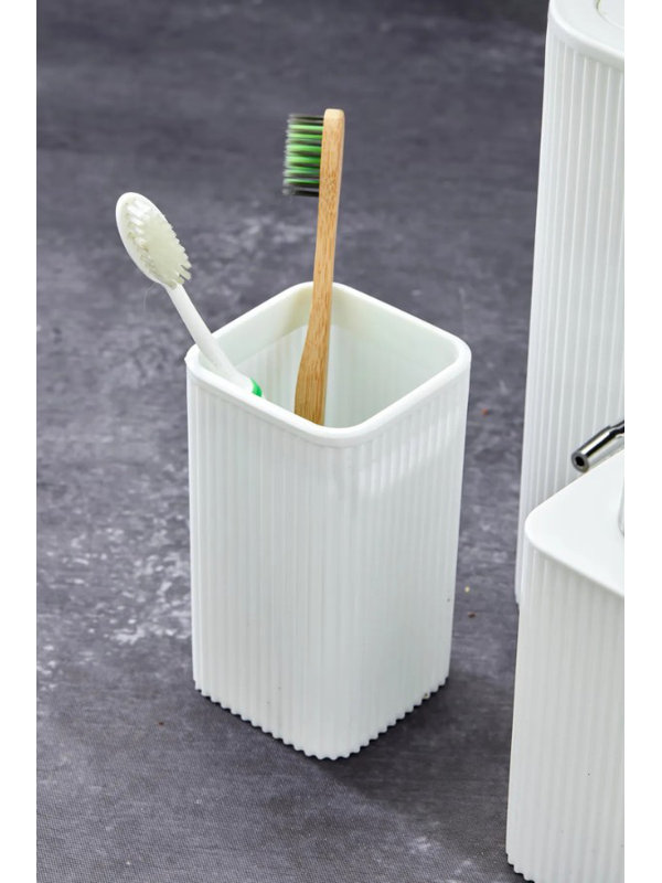 Ensemble de salle de bain 5 pièces, blanc, 100% plastique durable | Comprend 1 x 2,6 x 8,7 x 7,1 po, 1 x 12,2 x 4,1 po, 1 x 6,9 x 2,8 po, 1 x 4,9 x 2,8 po, 1 x 1,0 x 5,1 po | Va au lave-vaisselle, parfait pour organiser et moderniser votre salle de bain