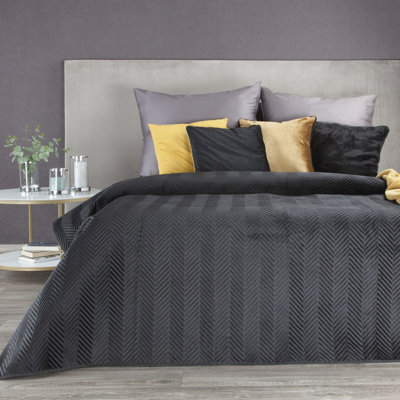 Gaphna Polyester Solid Colour Bedspread