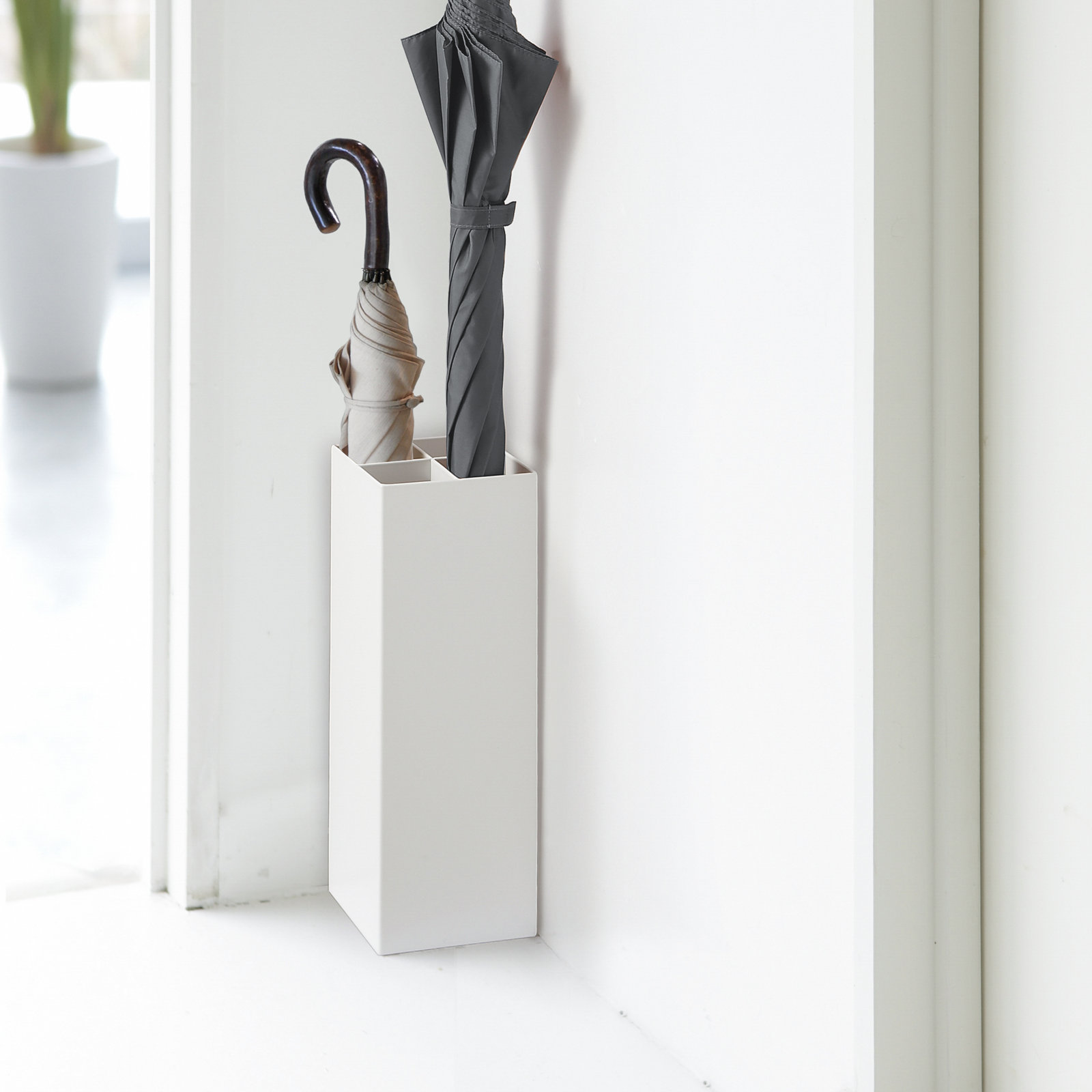 Yamazaki Home Umbrella Stand - Storage For Umbrellas And Walking Canes, Steel, White