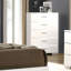 Commode 1 pièce à 5 tiroirs de style contemporain avec accents chromés à revêtement ultrabrillant