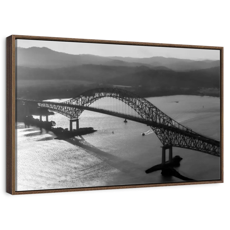 Pont des Amériques, 25 po x 17 po, Cadre flottant en noyer