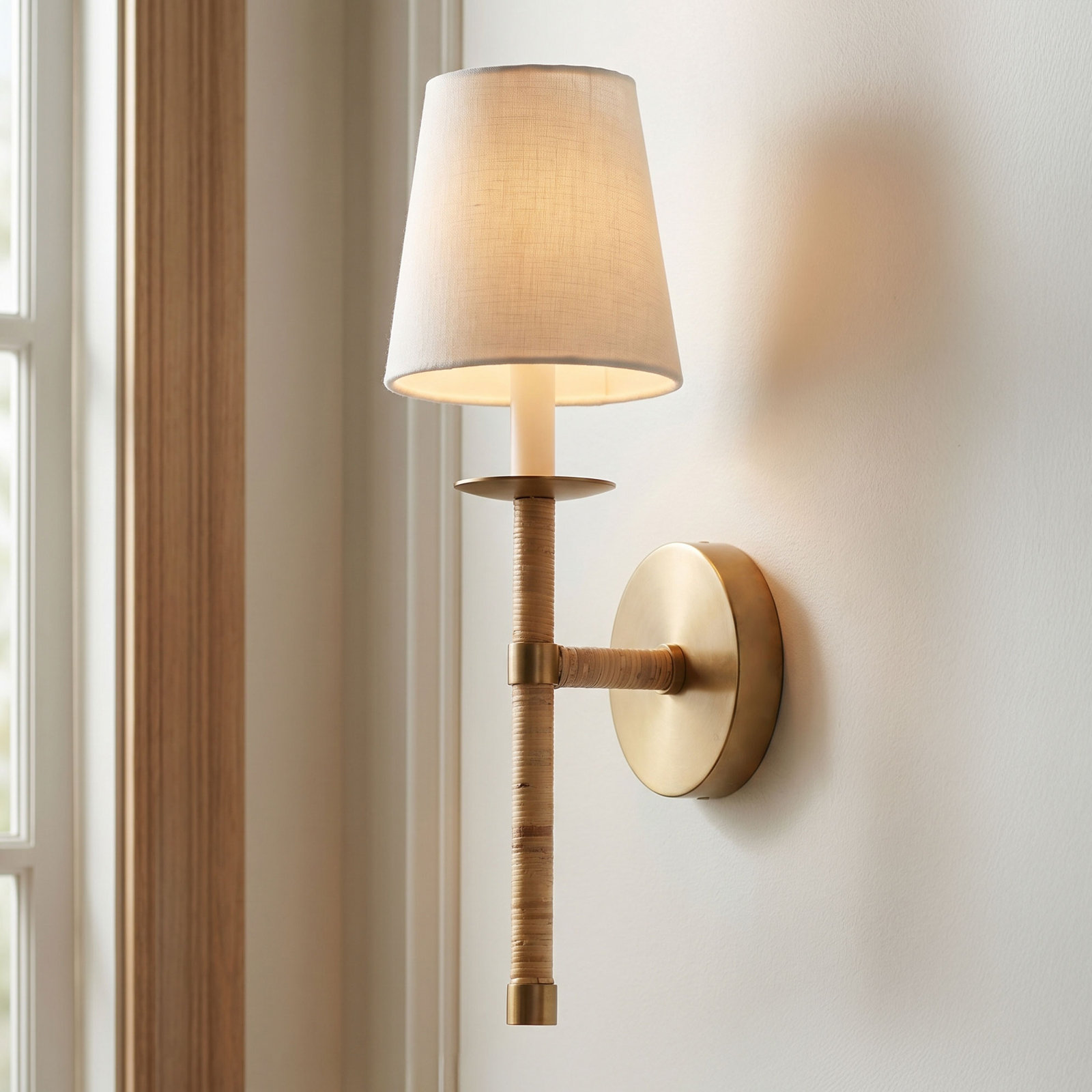 Elway Single Light Wallchiere