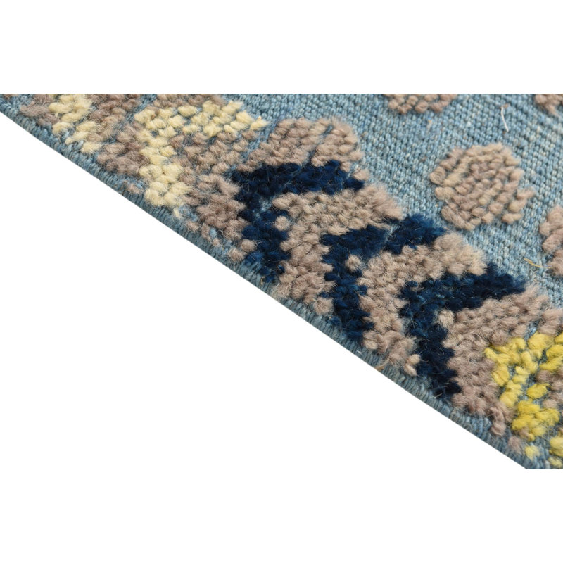 Tapis bleu Iniguez