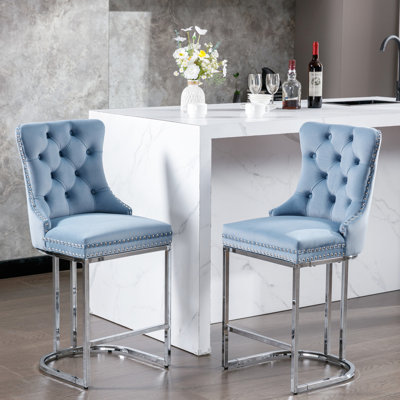 Tabouret de bar à hauteur de comptoir, 26 po, de 2, velours bleu avec dossier à boutons et garniture de rivets, base en métal robuste pour îlot de salle à manger pour la maison et la cuisine