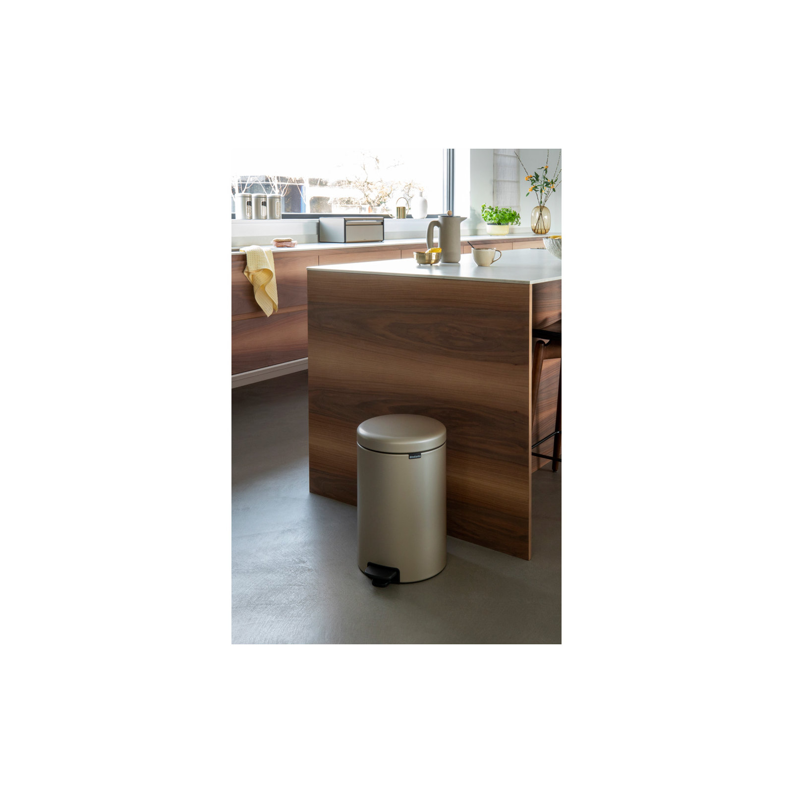 Brabantia Newicon Step On Trash Can, 3.2 Gallon (12 Liter), Metallic Gold