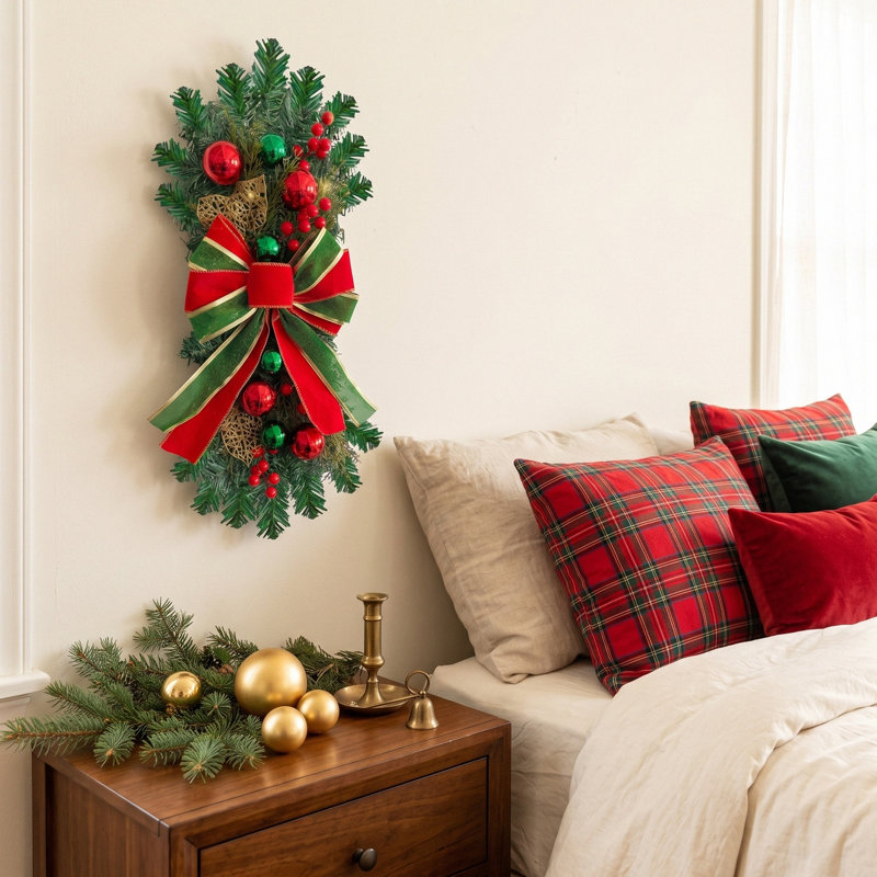 2 décorations de Noël pour la porte d'entrée : guirlande de 45 cm avec boules, ruban, pommes de pin et formes de larme, en pin artificiel, pour mur, fenêtre ou cheminée.