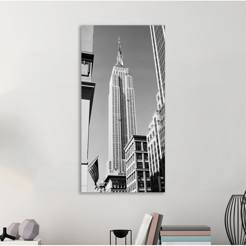 « empire state building », reproduction de photo sur toile tendue, H 48 po x l 24 po x P 1,5 po