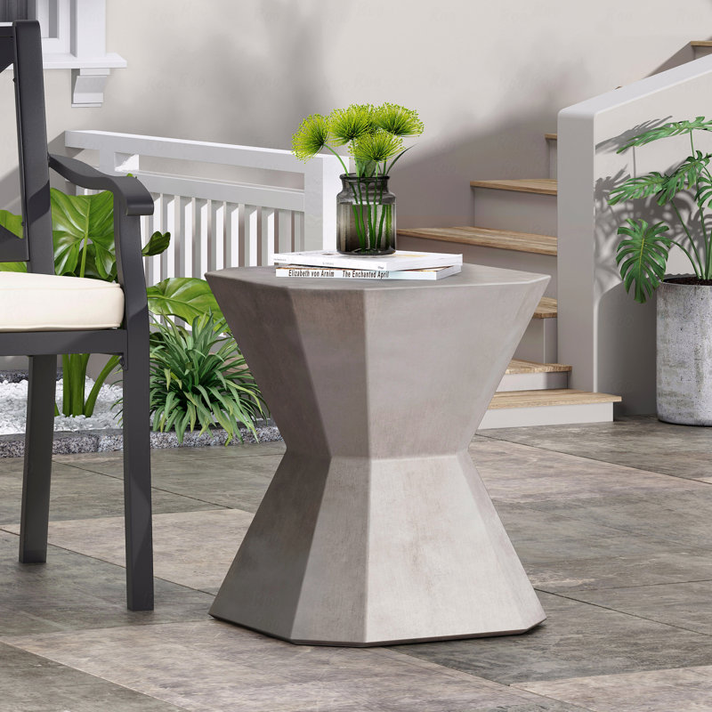 Table d'appoint d'extérieur en béton léger