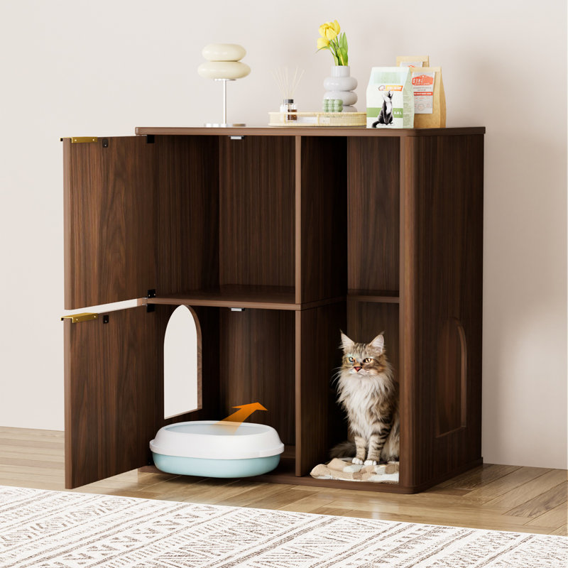 Litière pour chat en noyer de 31,5 po avec arbre, portes à double entrée et tablette de rangement. Il cache une boîte de style Mid-Century moderne, permet aux chats d'entrer librement, et offre un espace de repos confortable.