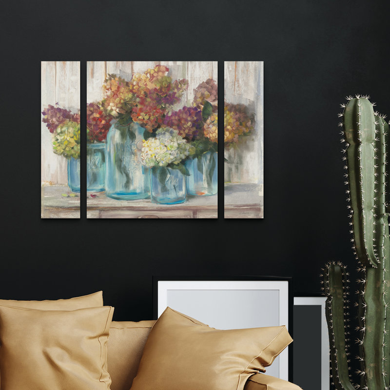 Ensemble de 3 panneaux d'art mural - "Hortensias in Glass Jars White Wood" par Carol Rowan 