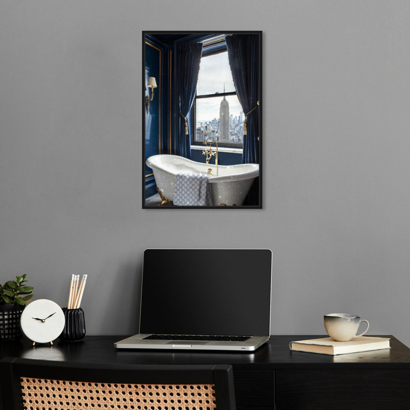 «New York Bathroom View Canvas» par Notoriart, H 16 po x l 11 po, Cadre noir