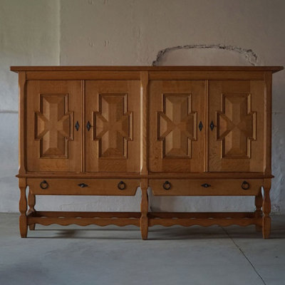 Buffet haut de gamme rétro et minimaliste