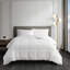 Couette King en satin de coton blanc 300 fils, garnie d'une alternative au duvet 3M Thinsulate, pour toute l'année.-1214176096