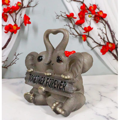 Gislaine Figurines & Sculptures