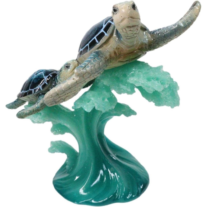 Figurine de tortue de mer marine nageant avec des vagues