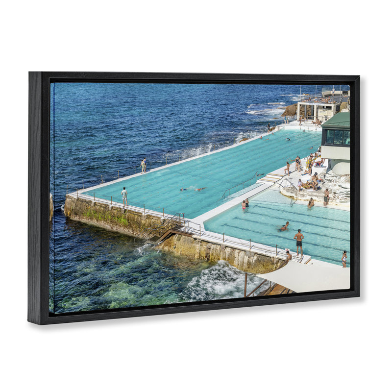 Cadre flottant pour club de natation Bondi Icebergs, design par Richard Silver, Cadre flottant noir de jais