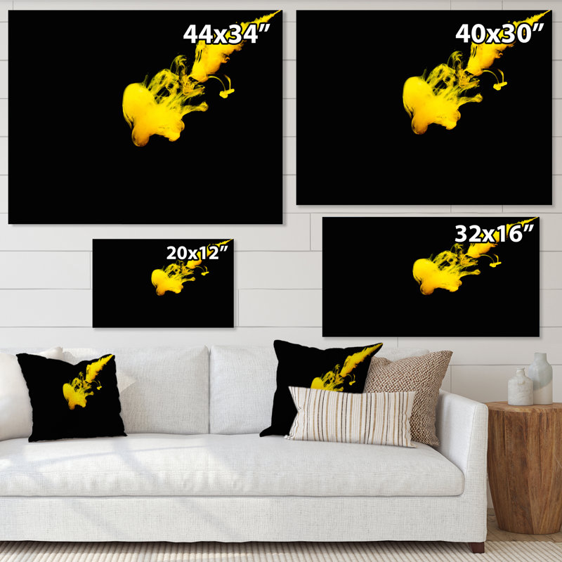 Un nuage de peinture jaune libéré dans l'eau claire - reproduction sur toile, H 24 po x l 32 po x P 1 po, Toile tendue