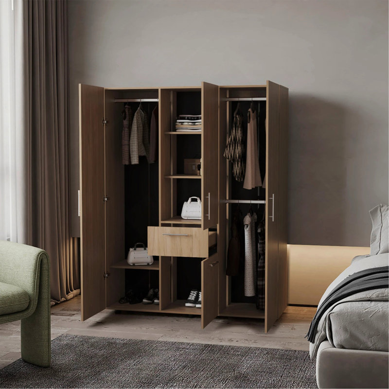 Armoire en chêne naturel avec plusieurs tiroirs
