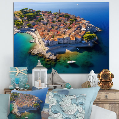 Village de plage aérienne dans le sud de la France II - plage et océan, art mural