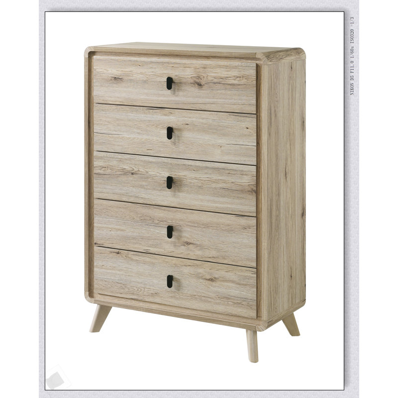Commode Mid-Century en bois avec cinq tiroirs, textures naturelles et finition en bois chaud pour un grand rangement