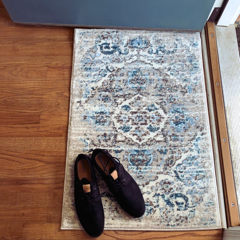 Mogos Oriental Indoor Rug, Rectangle 2' x 3'