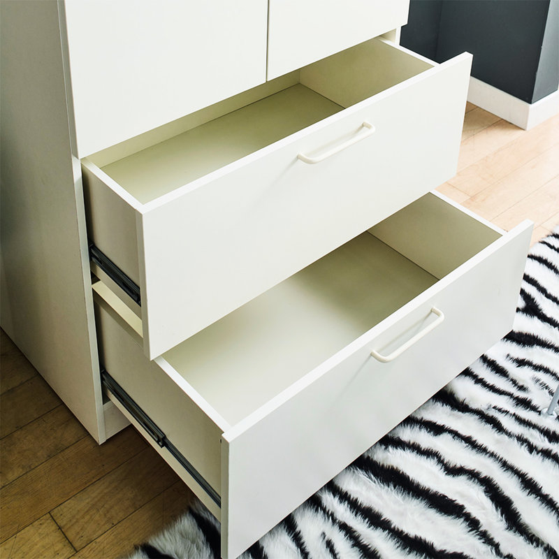 Armoire en bois blanche à deux portes avec deux tiroirs et barres de suspension - option de fermeture en douceur, espace de rangement très profond, coquille d'eau et de chaleur, revêtement anti-rayures, panneau de classement E0, 2 fois plus épais, fabriqué en bois massif