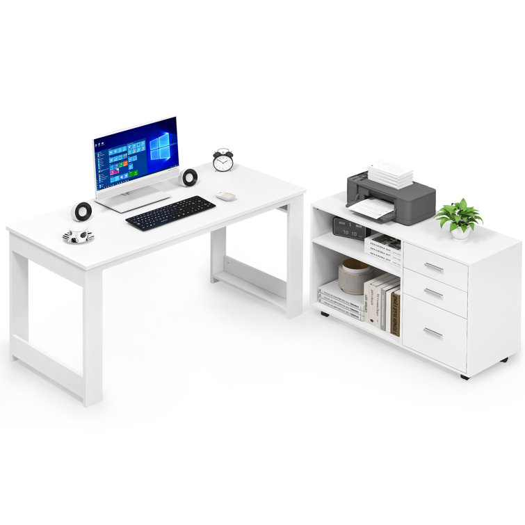 Office desks - modern and versatile