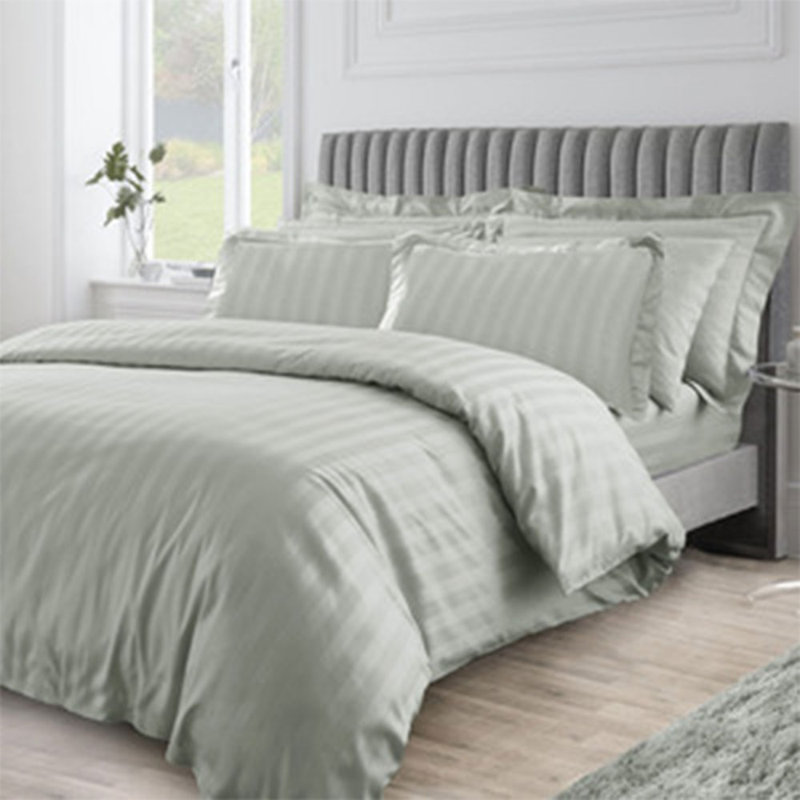 Polyester Striped Duvet Cover Set with Pillowcases Included, Grey