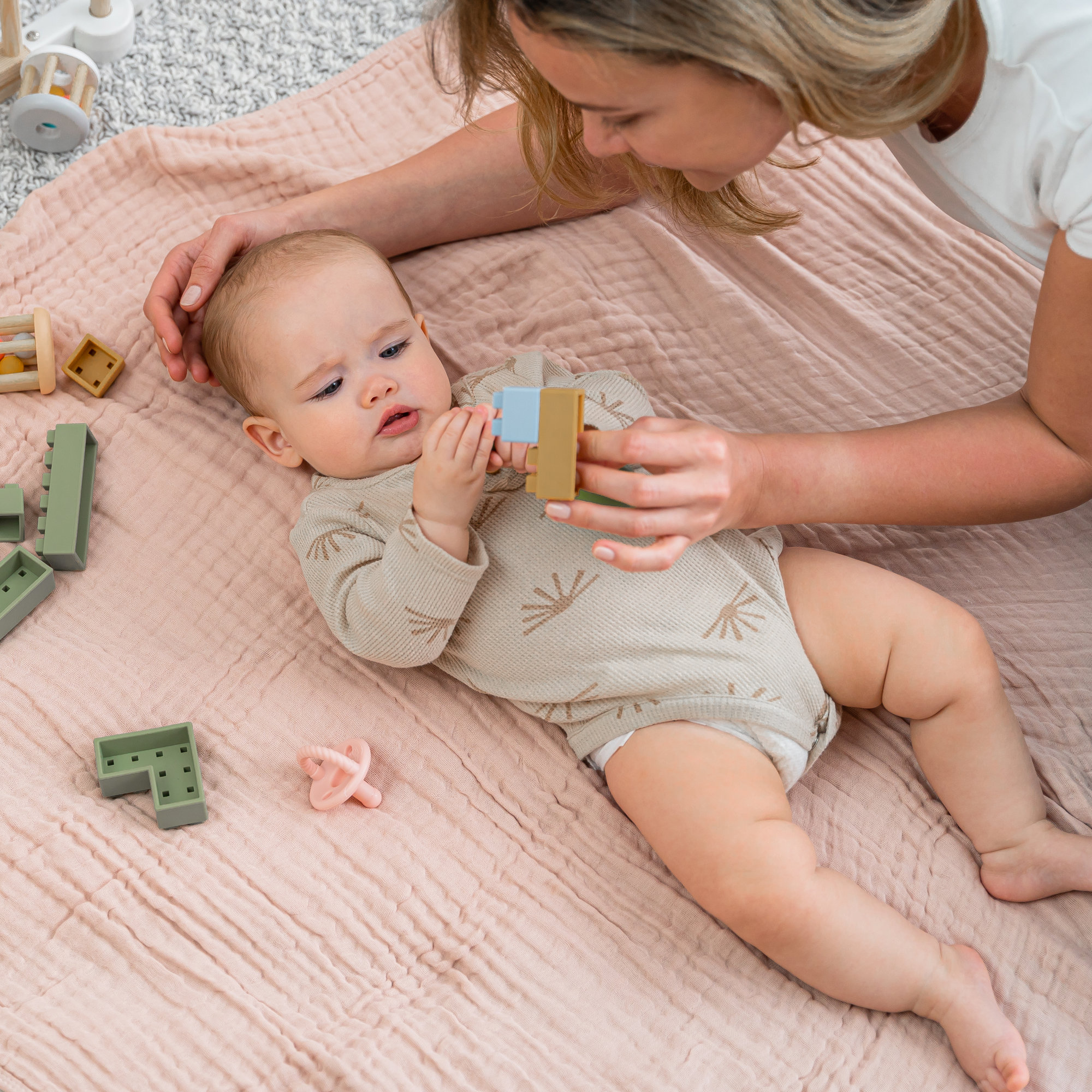 Karlina Muslin Blanket, Twin, Blush