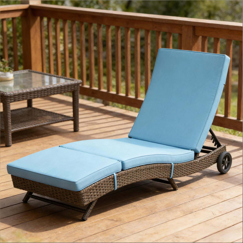 Chaise longue d'extérieur en osier avec roulettes