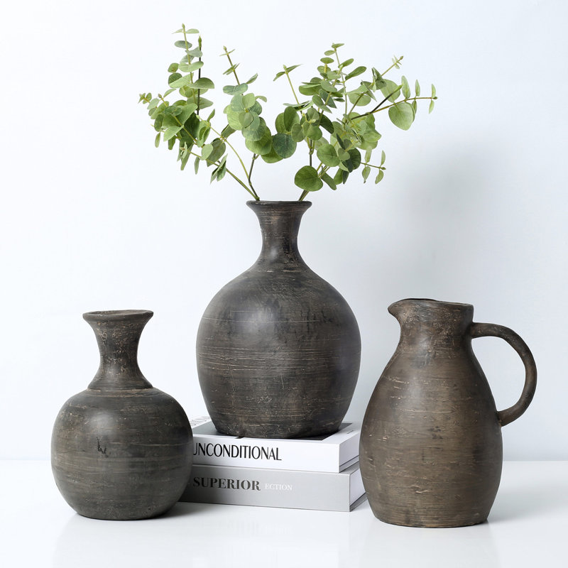 Conzy Clay Table Vase